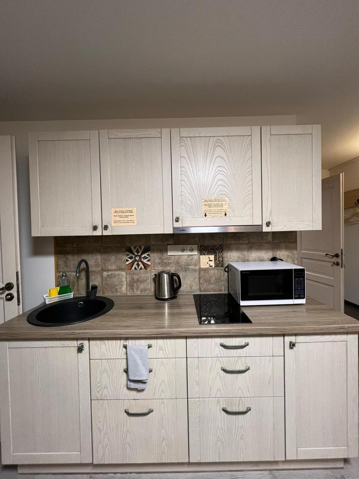 Kubu Ground Floor Rooms Kłajpeda Zewnętrze zdjęcie